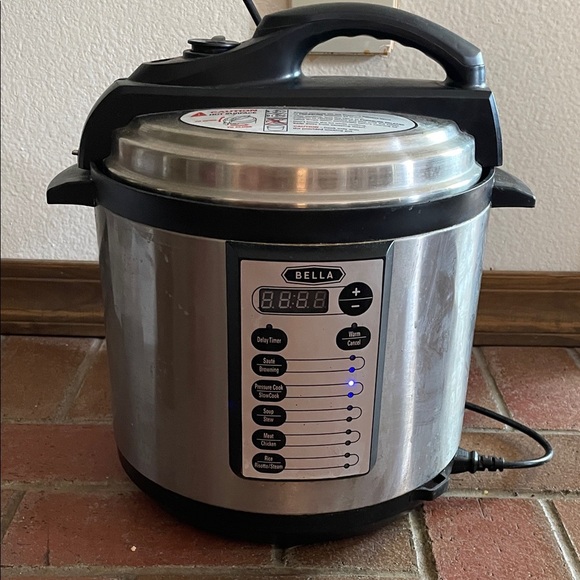 Bella Electric Pressure Cooker for Parts - Picture 1 of 2